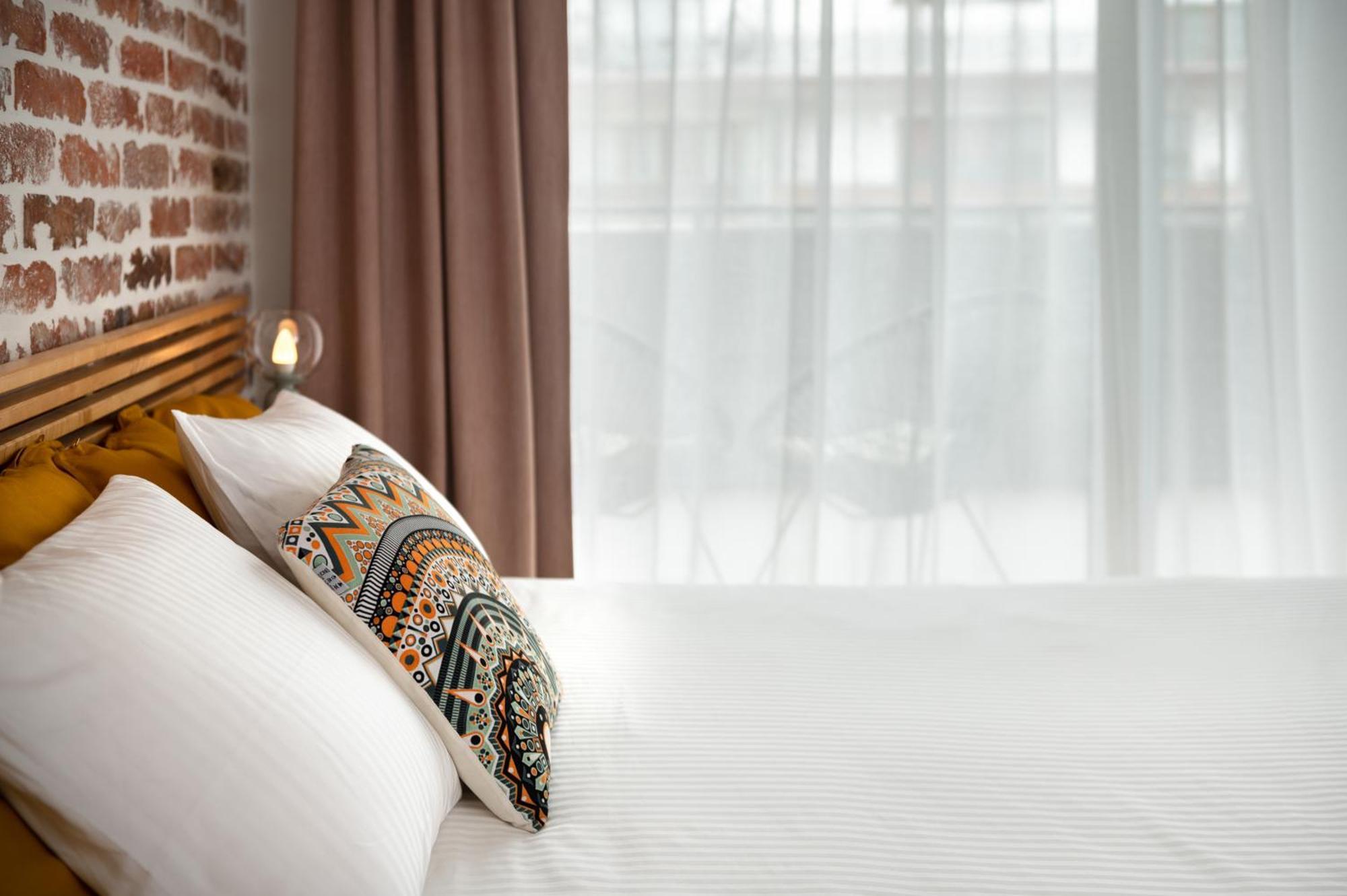 Bonjour Apartment Cluj-Napoca Ngoại thất bức ảnh