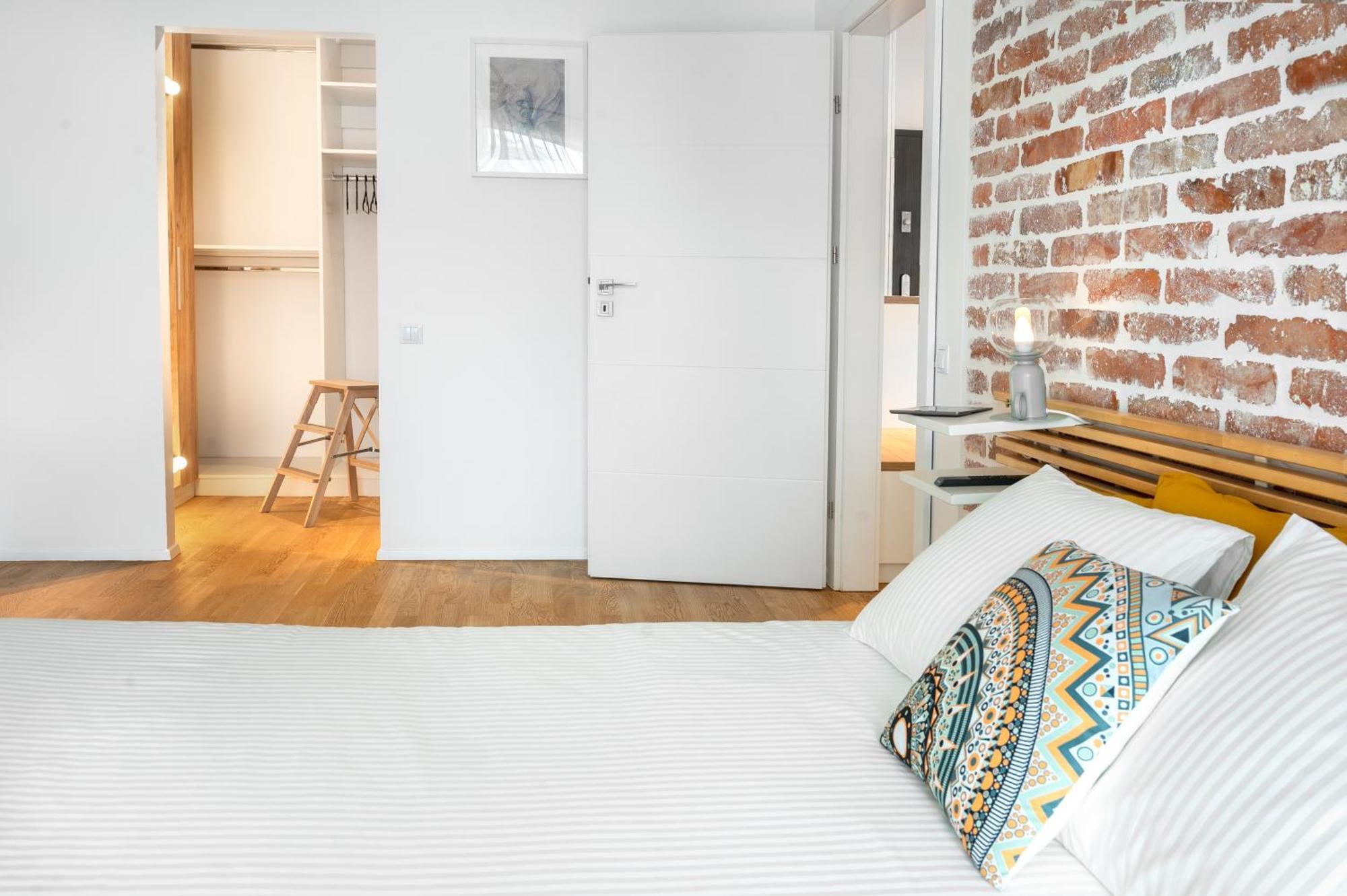 Bonjour Apartment Cluj-Napoca Ngoại thất bức ảnh